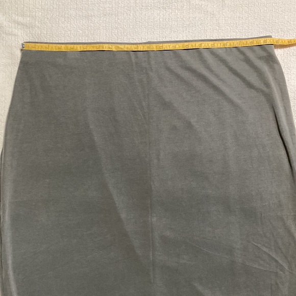 Express NWT Stretchy Midi Skirt Stone Gray Color Size XL - Picture 7 of 7